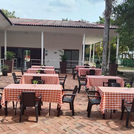 Arizona Ranch Hotel Girardot Exterior foto